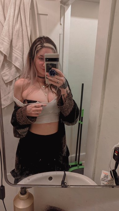 running a sale on both my sites! join and send me the code "water" for a free video of me cumming 💦  ➡<a href="/tag/mvsales"class="tags"><span>#mvsales</span></a>