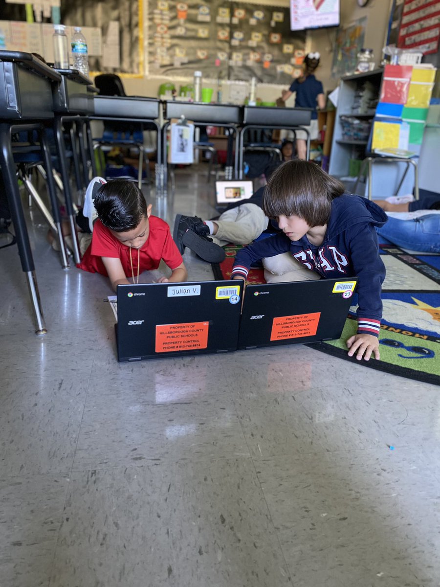 Cass_Francois's tweet photo. Just some BUSY first graders working on identifying character feelings throughout a story and what causes it. @CannellaElem #teacherdiaries #confessionsofafirstgradeteacher
#SOAR #comets #cannellacomets #firstgradediaries #strongertogether https://t.co/KsQLBeZszm