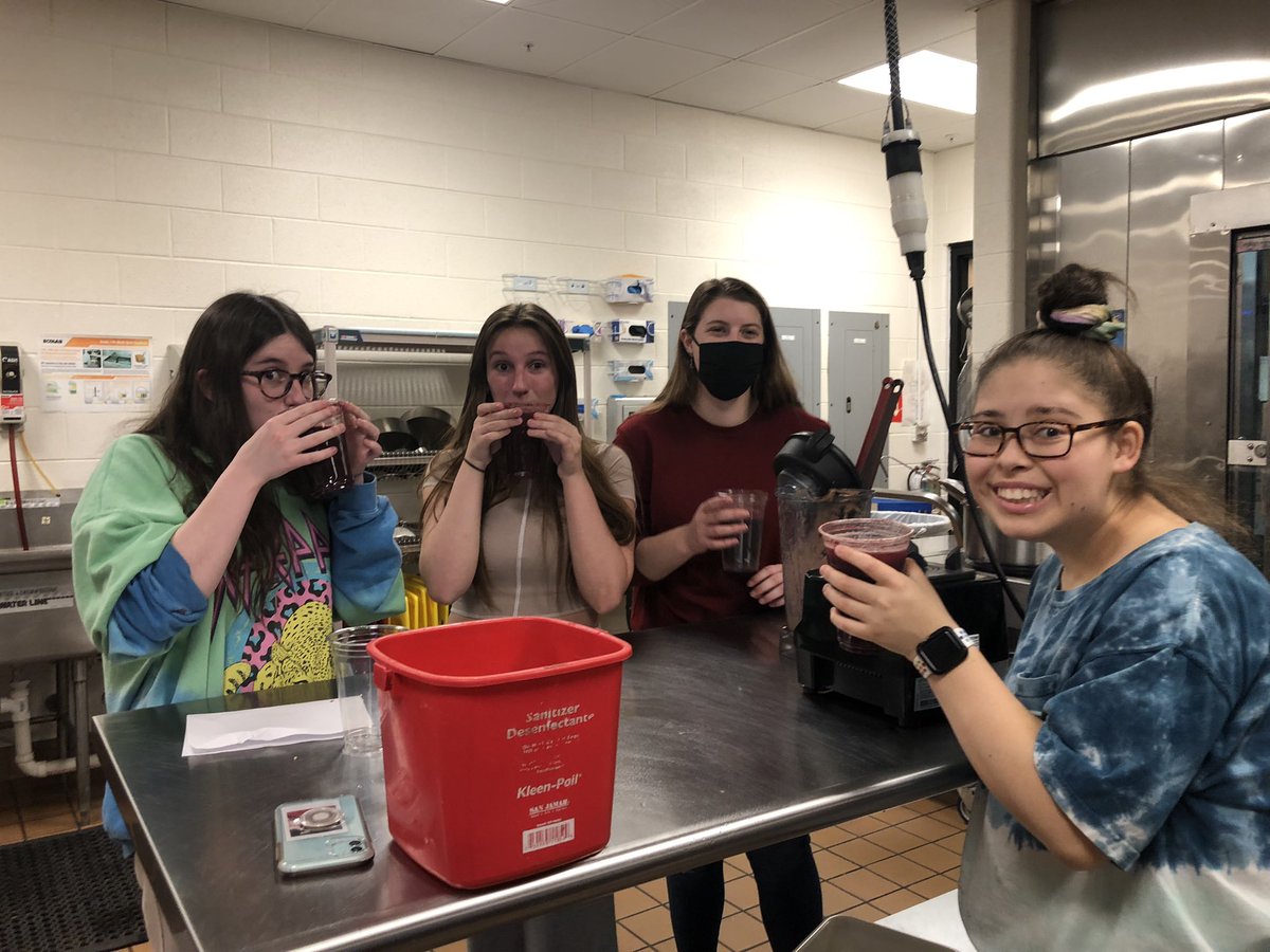 Thanks to <a href="/FoundationSAS/">FSAS</a> for supporting today’s <a href="/SalineSCE/">Saline SCE</a> virtual cooking class with <a href="/TandanaFdn/">Tandana Foundation</a> 
We learned to make two traditional Kichwa dishes: colada morada and wawas de pan