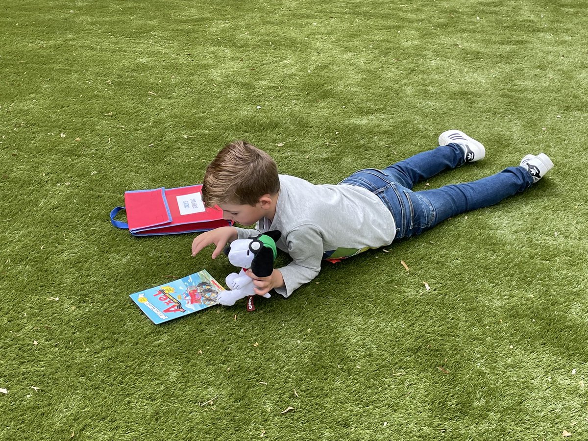 ms_mcgoldrick's tweet photo. Our Kindergarten ABC Countdown has been a ton of fun! Today, was Furry Friend Day🐻We spent time in the courtyard reading books to our furry friends☀️📚 https://t.co/8CZRuCTIGW