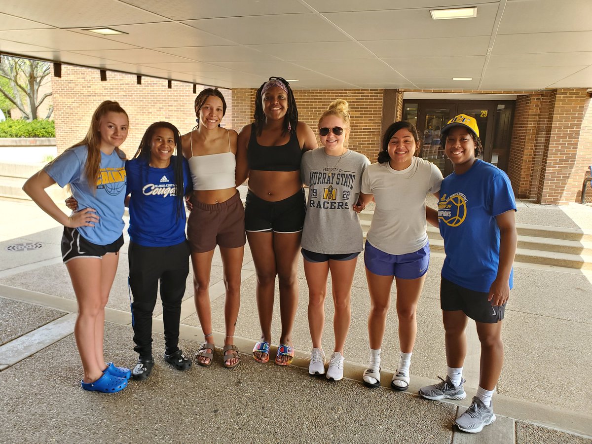 Karrie Redeker (@karrieredeker) on Twitter photo Kudos to these <a href="/ICC_CougarsWBB/">ICC Women’s Basketball</a> who helped unload the <a href="/IllinoisCentral/">ICC.edu</a> food pantry truck today. Appreciate your time & efforts! <a href="/evans_dayja/">Dayja Evans #30</a> <a href="/KayyyG3/">Kayla Gordon</a> <a href="/CCmac14/">Cierra✨</a> <a href="/kyblock22/">Kyleigh Block</a> <a href="/Laarmendariz23/">Laisha Armendariz</a> <a href="/Niya_tutt/">ST2🖤🐍</a> Kudos to these <a href="/ICC_CougarsWBB/">ICC Women’s Basketball</a> who helped unload the <a href="/IllinoisCentral/">ICC.edu</a> food pantry truck today. Appreciate your time & efforts! <a href="/evans_dayja/">Dayja Evans #30</a> <a href="/KayyyG3/">Kayla Gordon</a> <a href="/CCmac14/">Cierra✨</a> <a href="/kyblock22/">Kyleigh Block</a> <a href="/Laarmendariz23/">Laisha Armendariz</a> <a href="/Niya_tutt/">ST2🖤🐍</a>