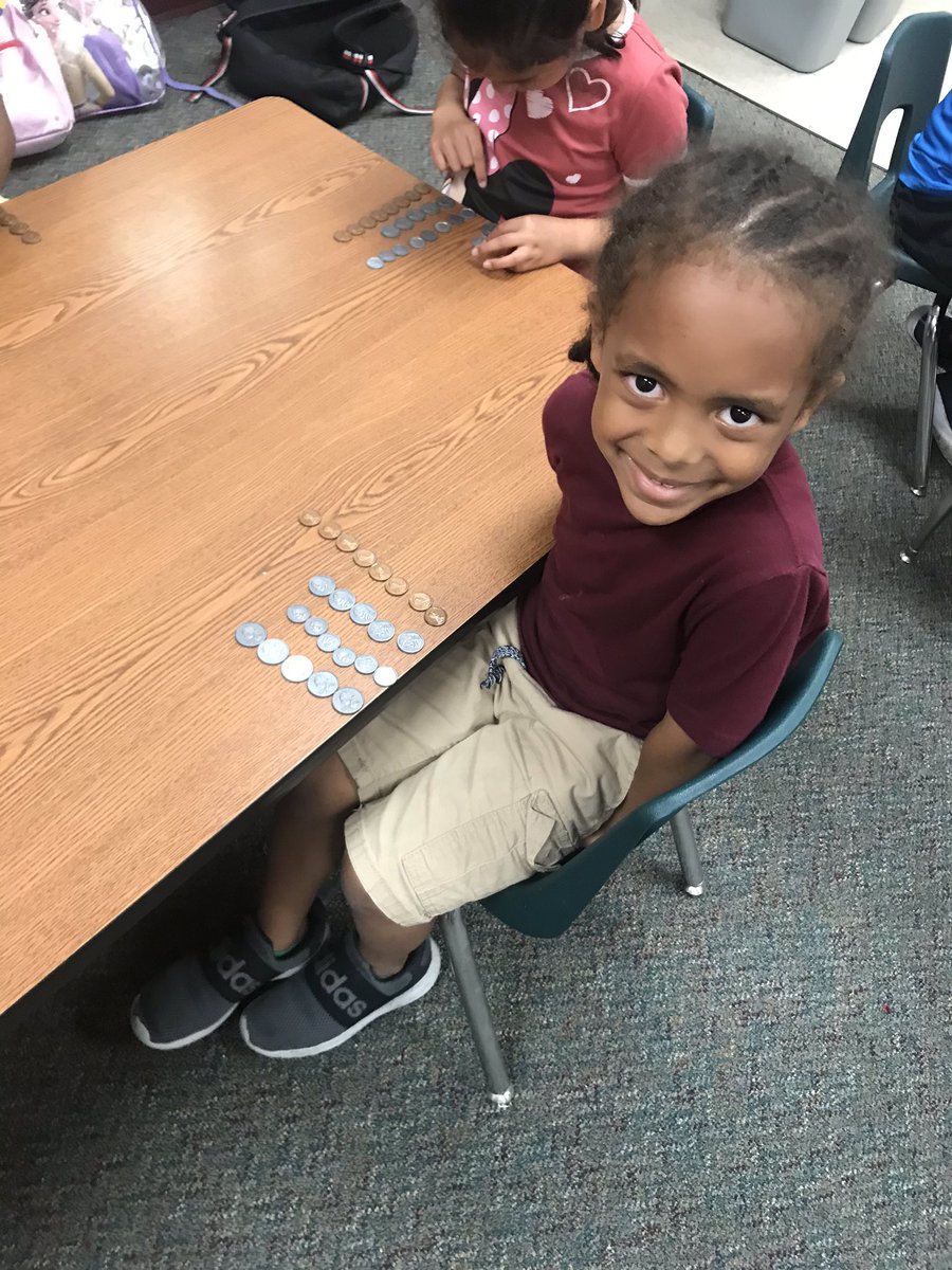Sorting, counting and organizing coins! #eseSOAR <a href="/HumbleISD_ESE/">Eagle Springs Elem</a>