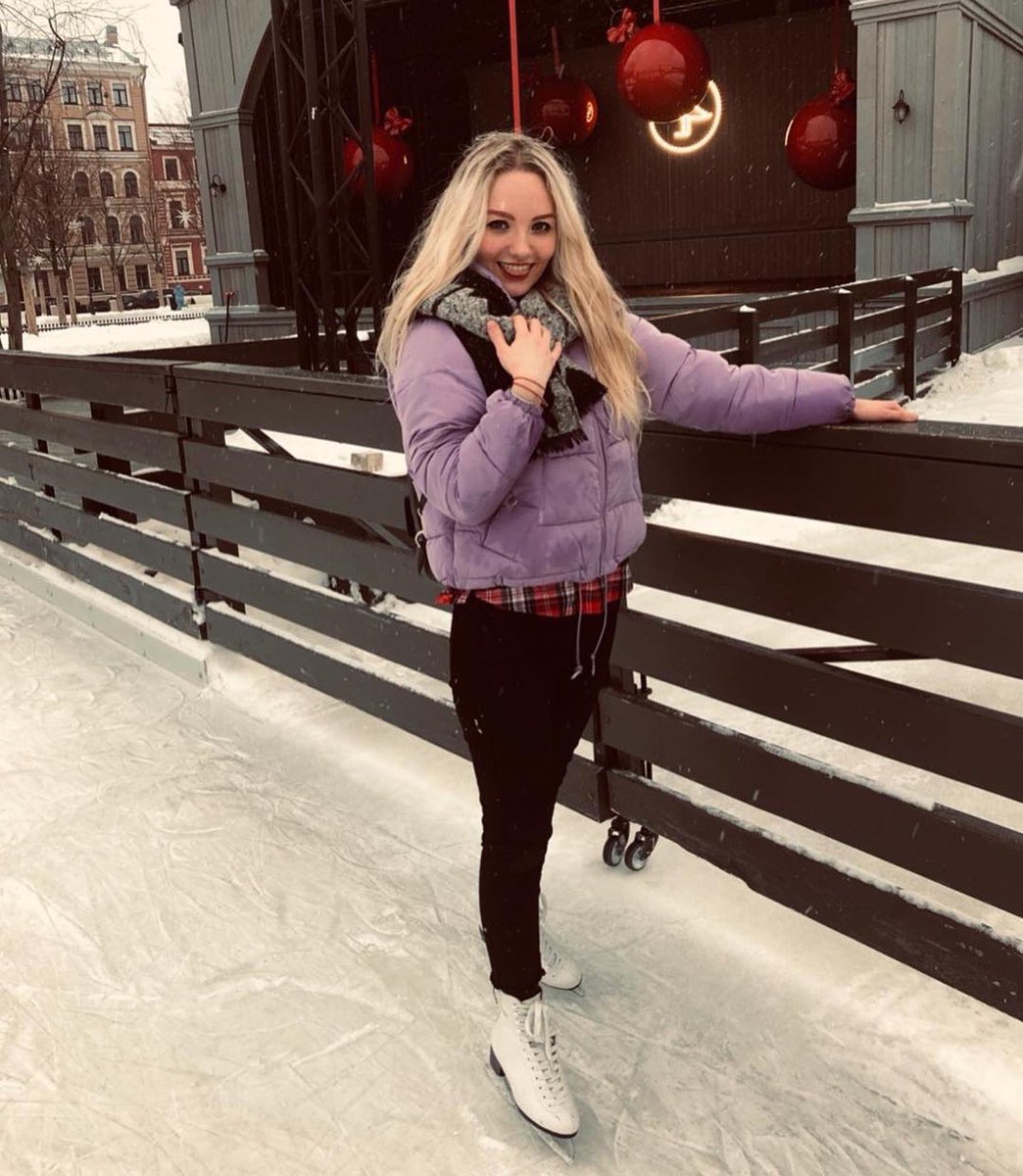 ChloeSimpson235's tweet photo. Always take the scenic route❤️
#ladyinviolet💜 
#alwaysbeyourself❤️ https://t.co/terRZ9lXh3