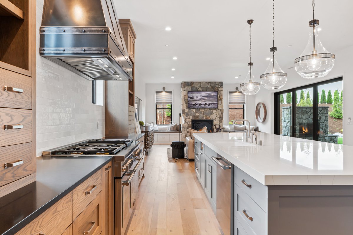 When it comes to designing your dream home, every detail deserves your undivided attention. 🌹 bit.ly/3uRx1od

#Luxury 
#luxuryhomes 
#homebuilder
#affinityhomesllc