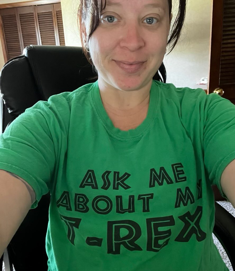 ruthtadlock's tweet photo. Christine is fierce about bringing awareness to metal health! @boardman_fun @rantoulculture #MentalHealthMattersย ย #WeGotYourBackOffice #TurnTwitterGreen https://t.co/g1UD8W77uQ