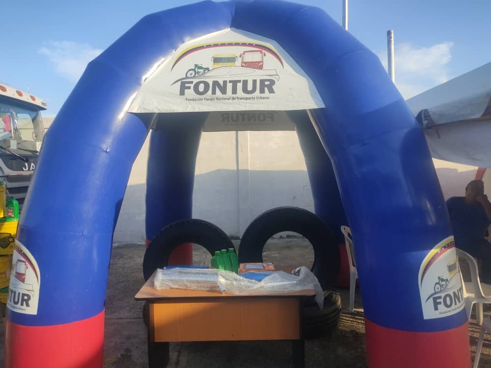 mintransporteve's tweet photo. #LoDijo 🎙️Min. @HAbreuMRT "Estamos inaugurando la @LTTransportista con operativos, vialidad y otras tareas que surgieron del Congreso Nacional de los Servicios Publicos capítulo Apure".
@NicolasMaduro @NestorLReverol @_Vpsops @HAbreuMRT @FonturOficialve @oficial_intt @buhopsuv https://t.co/vzLi3dAv8e