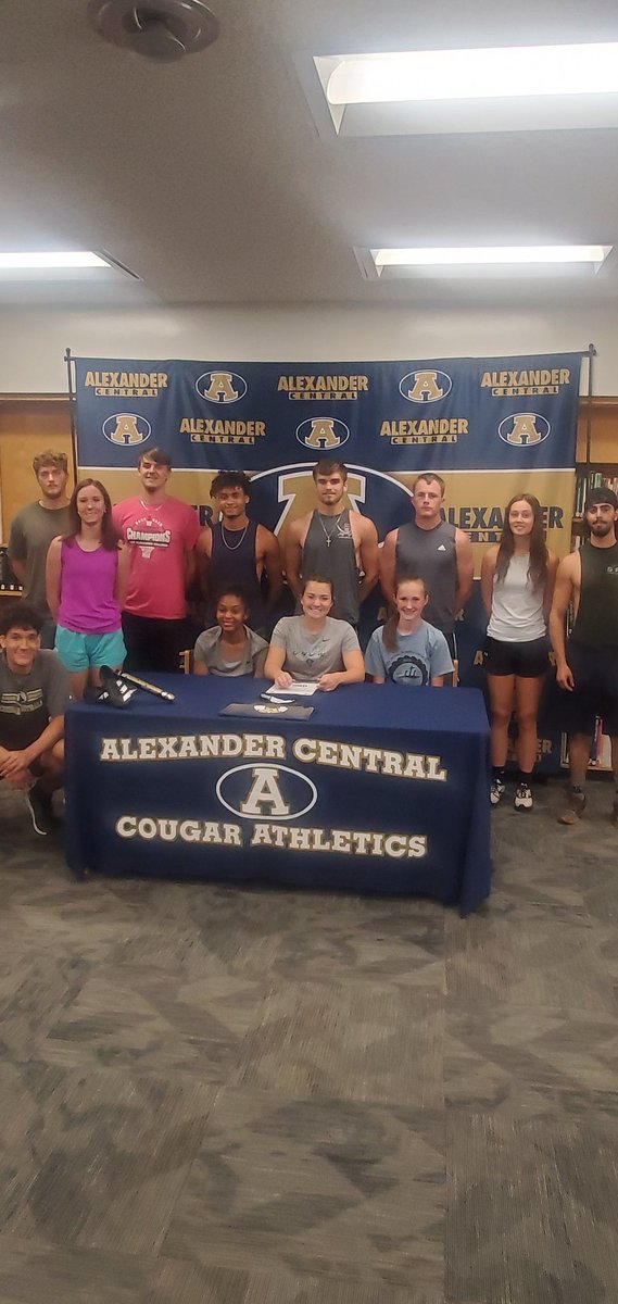 ACTrackandField's tweet photo. Congratulations to Senior Layna West on signing to continue her running career at @SeahawkTFXC https://t.co/HL7VwIJGsw