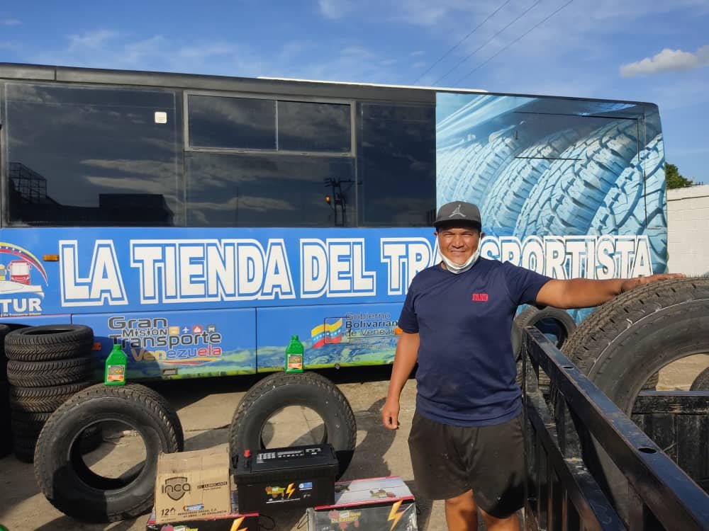 mintransporteve's tweet photo. #LoDijo 🎙️Min. @HAbreuMRT "Estamos inaugurando la @LTTransportista con operativos, vialidad y otras tareas que surgieron del Congreso Nacional de los Servicios Publicos capítulo Apure".
@NicolasMaduro @NestorLReverol @_Vpsops @HAbreuMRT @FonturOficialve @oficial_intt @buhopsuv https://t.co/vzLi3dAv8e