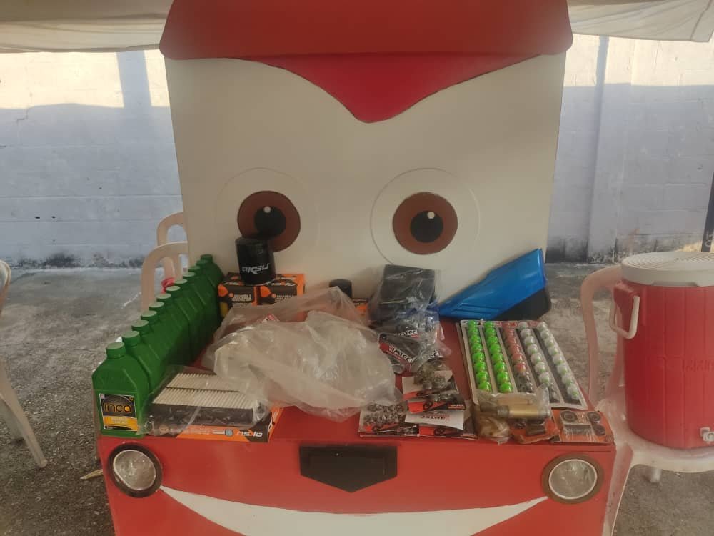 mintransporteve's tweet photo. #LoDijo 🎙️Min. @HAbreuMRT: Son tres días, con operativos de "pon tu motor y tu carro al día", licencias, todo esto dentro del Congreso Nacional de Servicios Públicos, se mantiene activo para atender al pueblo en general. ¡Unidad Lucha Batalla y victoria. Venceremos! https://t.co/FPTRkFPf30