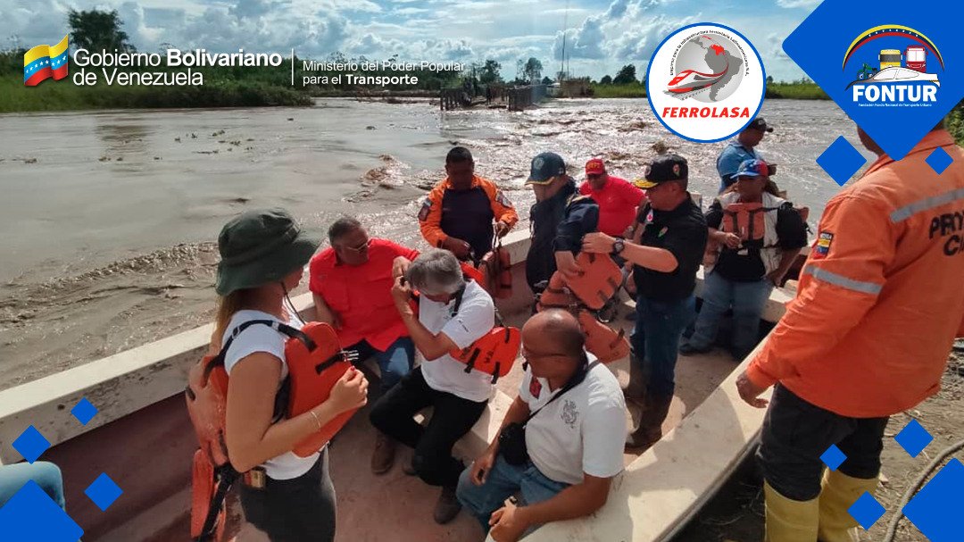 FonturOficialve's tweet photo. #Entérate #11May Gracias a la #GMTV continúan los trabajos de atención de las áreas del Río Chama al sur del lago en el Edo Zulia, dónde tenemos presencia del equipo de FONTUR, Protección Civil, @Ferrolasa y la Dirección General de vialidad del MPPT. 

#ProducirEsIndependecia https://t.co/4o0Tlkq2MZ
