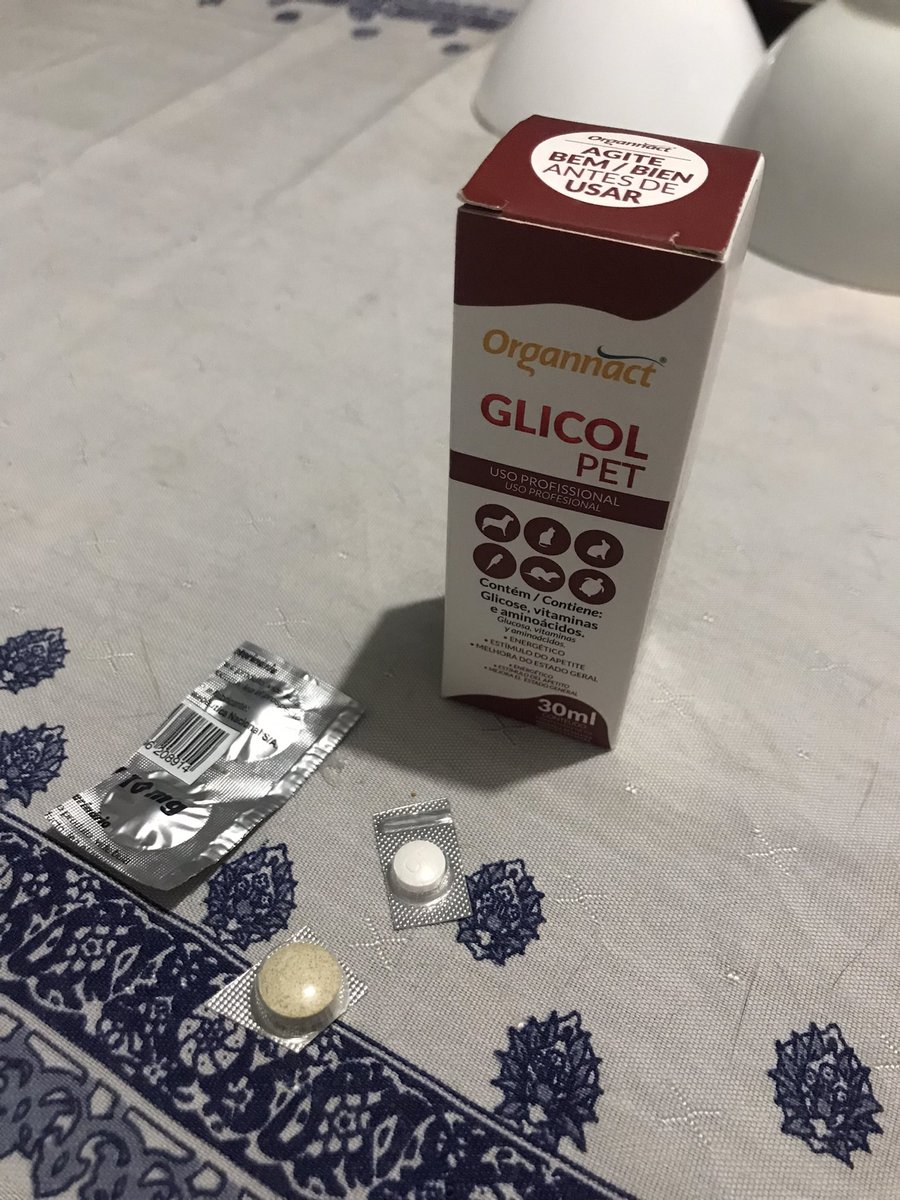 AjudeTom's tweet photo. Minha mãe já comprou os comprimidos que dá para 3 dias com a ajuda de vocês, e na sexta vai fazer outro exame para ver se ele reagiu com o remédio ou não deu certo https://t.co/0H4sN8KfgA
