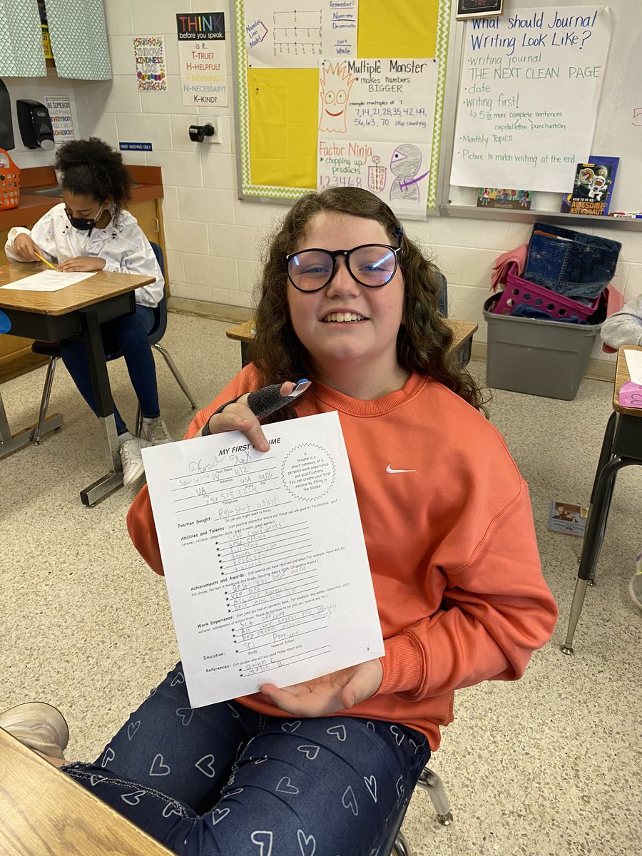 mrsbucketfiller's tweet photo. Resume writing in 4th!  Ss we’re so excited to show off their strengths.  It’s never too early to prepare for your future!  @soaringin4th @Principal_PES @Providence_ES @DrManigo https://t.co/0ZJfOrPEtu
