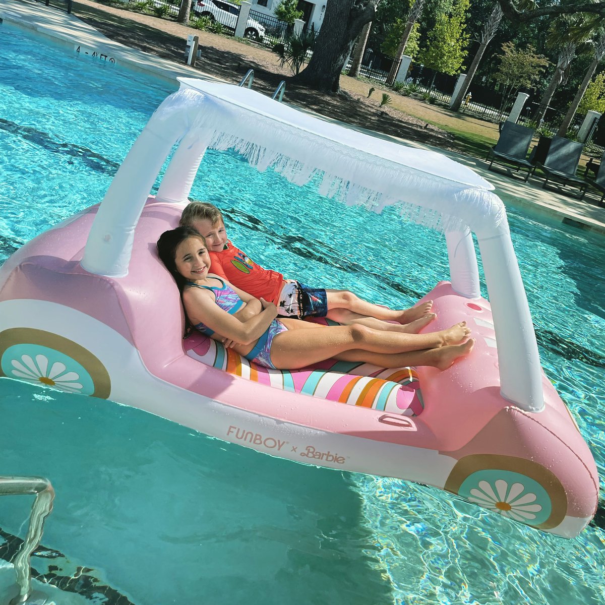 We are so excited to see you here on Daniel Island tomorrow, <a href="/mirandalambert/">Miranda Lambert</a> 💖💖 We love you!!