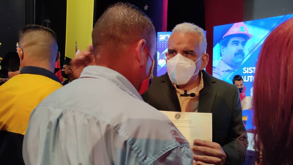 MinTrabajoVE's tweet photo. #LoDijo || El ministro @min_joserivero: "Fue un hermoso trabajo ideado por el presidente @NicolasMaduro, la creación de un gran Sistema Nacional de Educación para la Clase Trabajadora" https://t.co/f09YlyF8U7