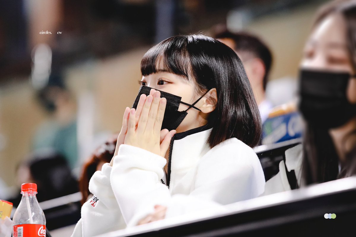 kimchaewonpics's tweet photo. 220507 © circles https://t.co/bcinTl8xZF
