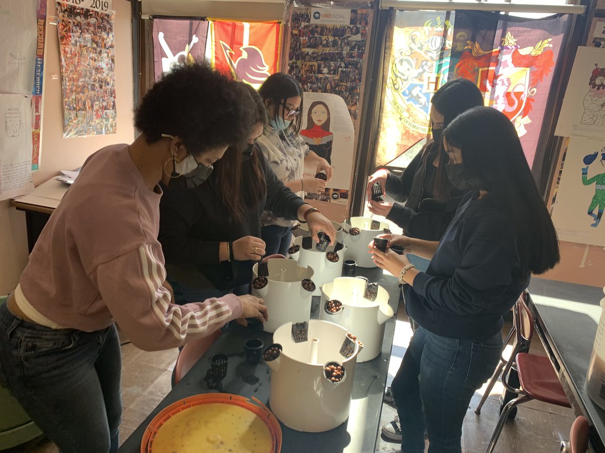 MsJJoung's tweet photo. Our IB Biology juniors seeded, checked ph 2x/week, changed fertilizer weekly and the plants have sprouted with some interesting data for our six different plants! @CarlSchurzHS https://t.co/zb1d5mh9xc