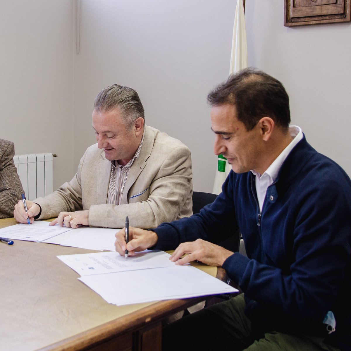 jdutto68's tweet photo. Firmamos un convenio con la Asociación de Industriales de la Alimentación de Córdoba #ADIAC para avanzar en prácticas preprofesionales para los estudiantes de #Agroalimentos. https://t.co/YKtp0NaB2j
