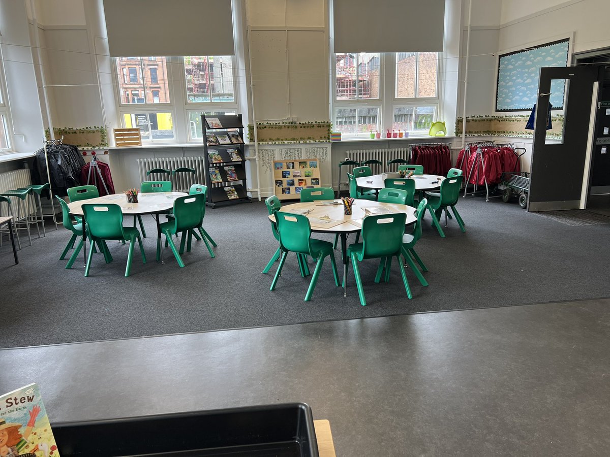 StCharlesGla's tweet photo. Thanks to some amazing work by our #OutdoorLearningLeaders and our Primary 7s, our new #OutdoorLearningLab is ready. It’s great to have somewhere with all of our resources organised in the one place for the children to get ready for their #OutdoorLearningFramework sessions. https://t.co/gcqs50QZ1s