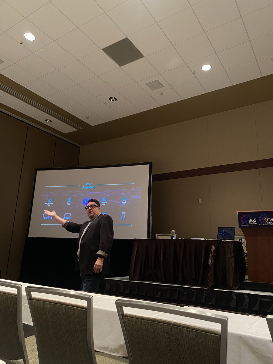 meenu_thind's tweet photo. @stephenlrose's session at @365EduCon was amazing! 🙌 https://t.co/4w7L38NNPb