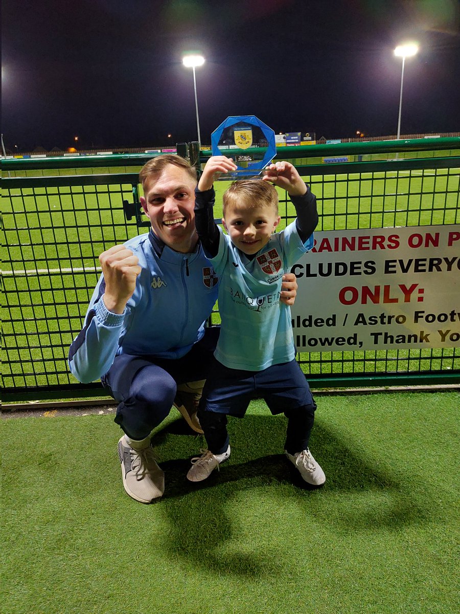 KyaBaker1's tweet photo. Another great final.. Double cup winners. Up the press. What a night.. 🏆 Hanson enjoyed himself once again...thank you boys.. #cup #press https://t.co/qypyWIQWsq