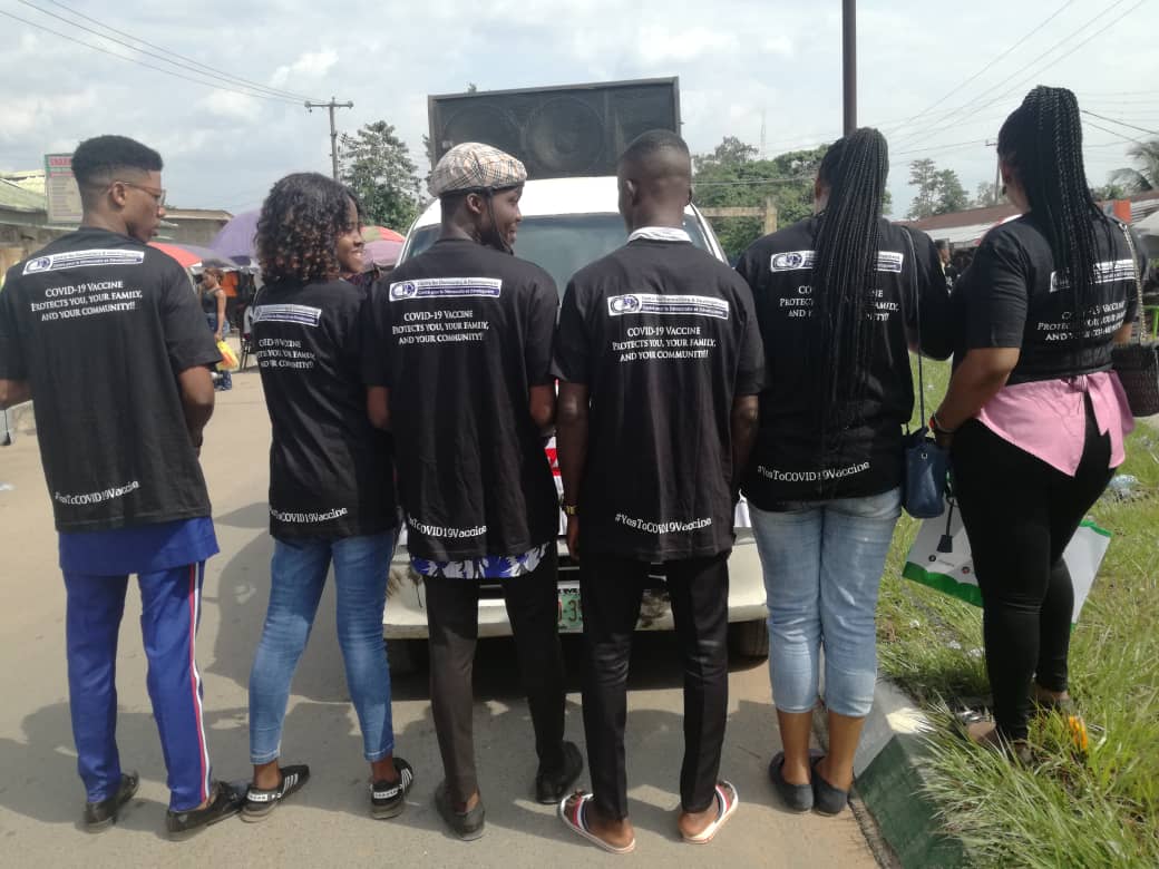 CDDWestAfrica's tweet photo. In it's  campaign  to Increase  COVID-19 vaccine uptake  in Nigeria, @CDDWestAfrica is  implementing the mass campus vaccination exercise in partnership with the National Primary Healthcare Development Agency (NPHCDA) with support from @macfound 
#GetvaccinatedNigeria
#vaccines https://t.co/TCZ3rrvz0m