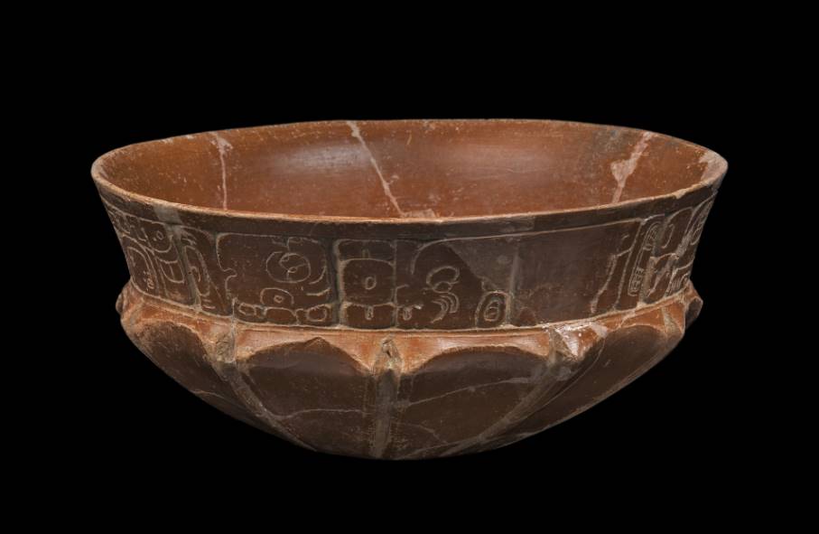 infobaemexico's tweet photo. #INAH tradujo jeroglíficos de vasija hallada en la zona del #TrenMaya: habla de #Cholom, un noble que era vocero del gobernante https://t.co/Jjl2HY1lRF https://t.co/VoC4J3VAga