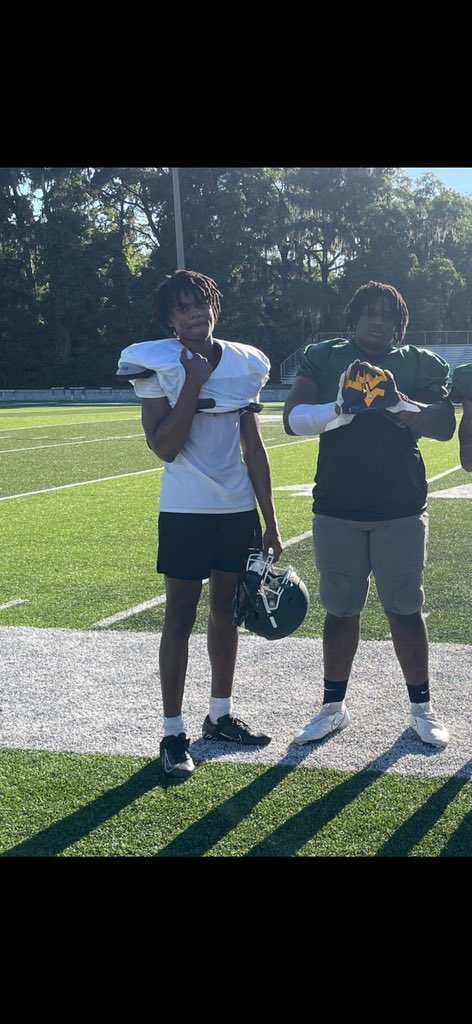 depass_dorell's tweet photo. 2023 season otw 🤘🏽@BeaufortFB @extramiletigers @depass_daryl @HighSchoolBlitz @LowcoSports https://t.co/PTaJg1FAMF