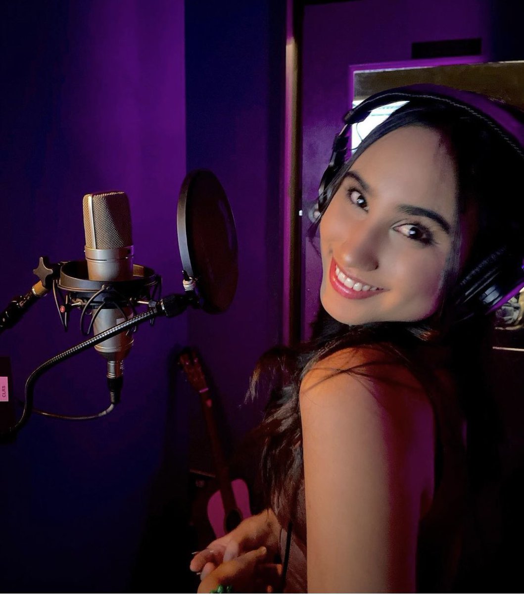 officialanalise's tweet photo. the vibez tho…💜 #artist #singer #recordingartist #newmusic #create #songwriter #studio #purple https://t.co/Ubt0Ma5NKz