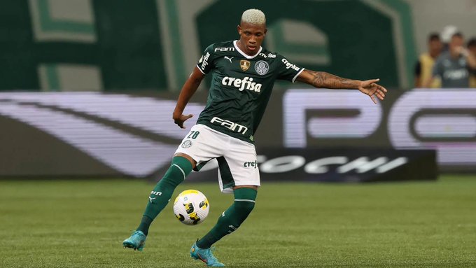 Danilo bate marca que conquistou em 2021 pelo Verdão