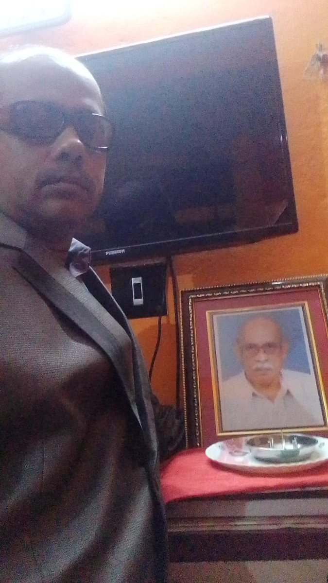 Debashi61433927's tweet photo. Today #Me,
My Dearest Nearest #Mother
&
My Lovable #Fother.
♥️♥️♥️
**** Moments before going to a wedding ***** https://t.co/PXPl6ZRlmu
