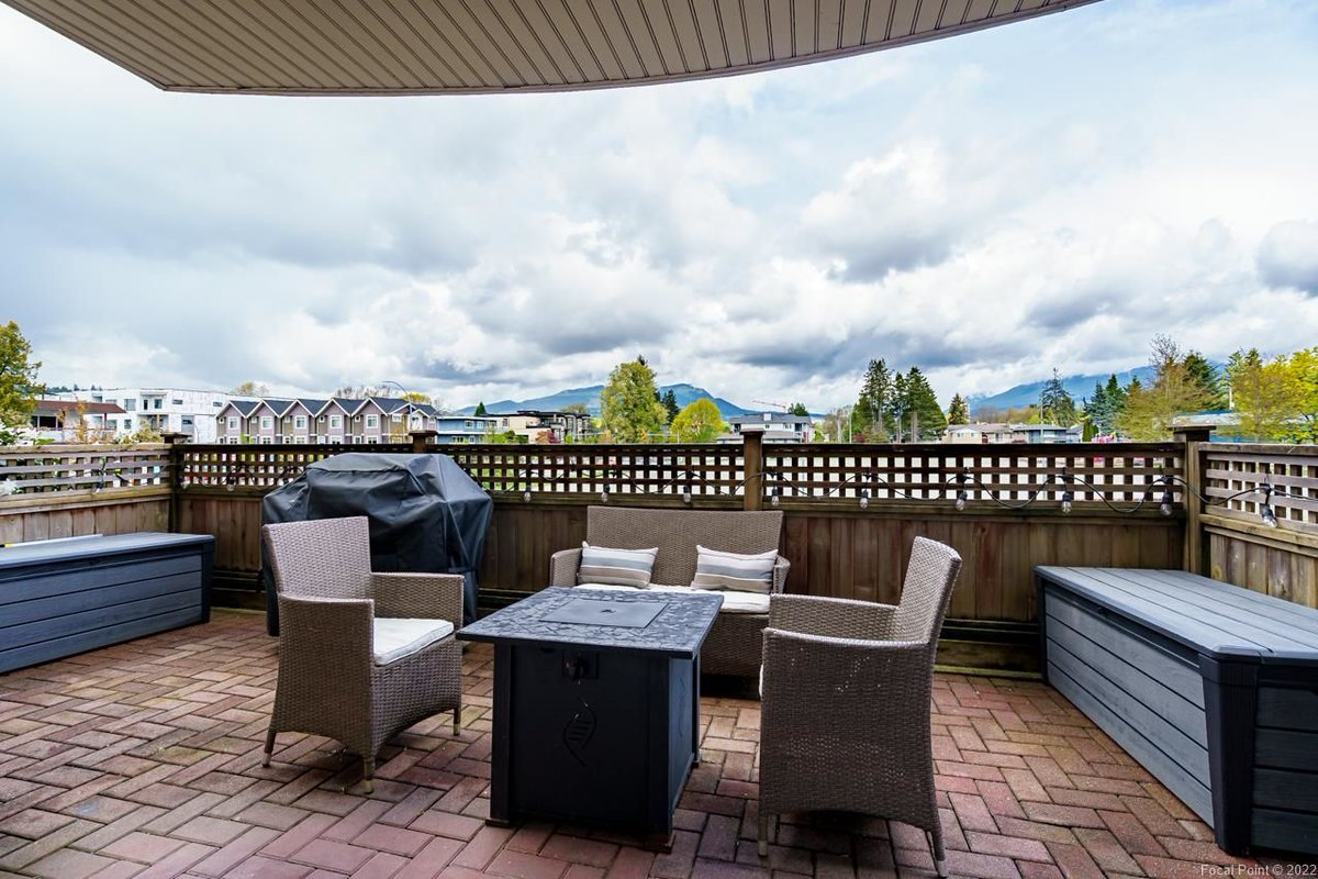 TeamWayneRemax's tweet photo. NEW LISTING //  With 1,086sf of living space, you also have a private entertaining 230sf patio that is fully fenced with beautiful mountain views.
104 2285 Pitt River Road, #PortCoquitlam
See more: https://t.co/hb5cffPt6i https://t.co/IngvGNfQHH