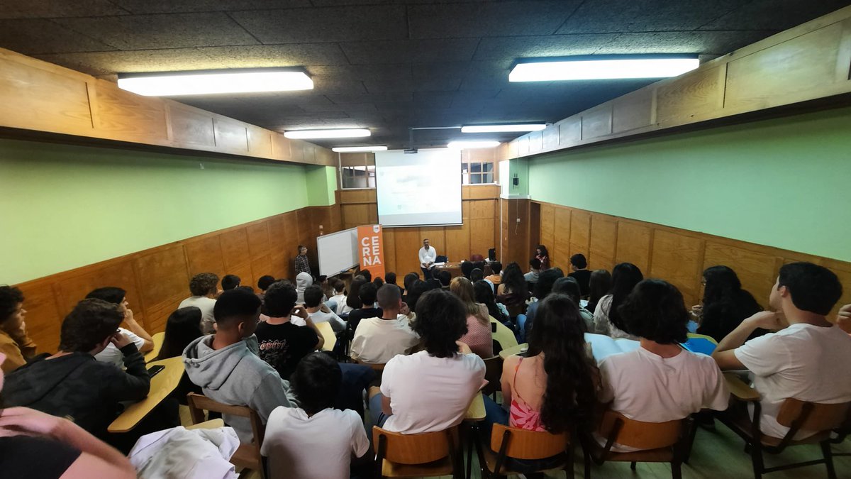 gustgap's tweet photo. Last Friday I visited my former high school, Escola Secundária Madeira Torres, at Torres Vedras. 120 Students were @CERENA_research researchers for an entire morning. It was so great! #RawMat_CERENA https://t.co/vTslTVml3M