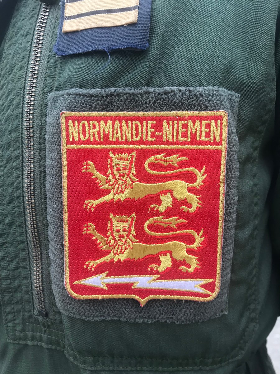 FuscoAir's tweet photo. [ATHÉNA] Le RC 2/30 Normandie Niemen est en action cette nuit encore. L’officier de liaison au PC de la Task Force a permis une coordination efficace pour la mission complexe de cette nuit. La polyvalence A/A et A/S du RAFALE est le préambule de cette opération spéciale. #BFSA https://t.co/r9anPGOThc