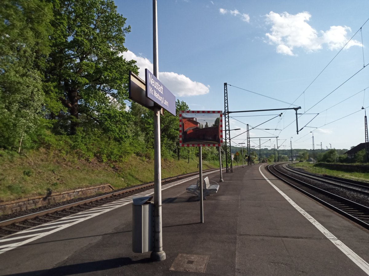 kweku_'s tweet photo. Dieses Jahr feiert #NeustadtHessen 750 Jahre. Dazu ist auch eine Chronik des Bahnhofs geschrieben, auf deren Grundlage jemand den #Wikipedia-Artikel geschrieben hat. Ich habe jetzt Bilder beigesteuert.
https://t.co/xCWjN0uzSf
#Neustadt #mrbid #KnowYourLandkreis https://t.co/i8eX4uSLsH