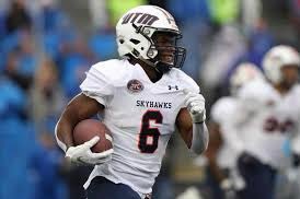 DysonBell_'s tweet photo. Blessed to receive an offer from 
UT-Martin🟠⚪️ @chris_polizzi @UTM_FOOTBALL @coachkriesky @RileyElite3 https://t.co/HIvgaZioen