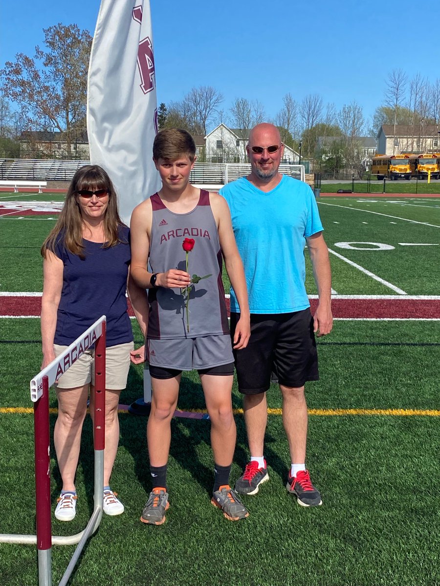 ARHSTitanTrack's tweet photo. Congratulations to Vance Simpson on a tremendous Track and Field career! Thank you for all of your hard work and dedication to our program! Best of luck in your future endeavors! ⁦#SeniorRecognition @GreeceCentral⁩ ⁦@GreeceArcadia⁩ ⁦⁦@GCSDHIBBARD⁩ https://t.co/GL9e5vvvDg