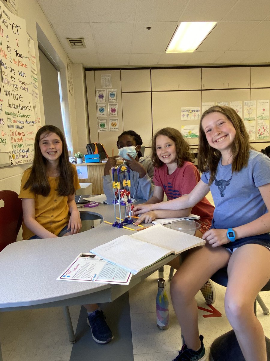 MrsAitken7's tweet photo. Les Poulies et Les Engrenages! I was so impressed with our grade 4’s creations! We learned there are lots of items that use pulleys and/or gears to work! @HolySpiritOCSB https://t.co/XeW87W4jD3