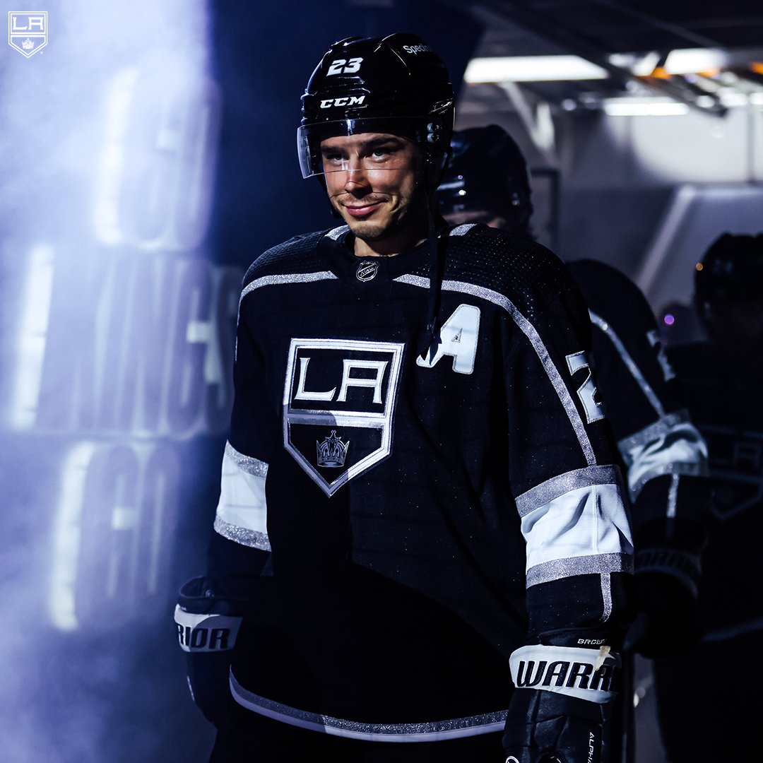 LA Kings on X: #TeamTowes should have worn white pants amiright / X
