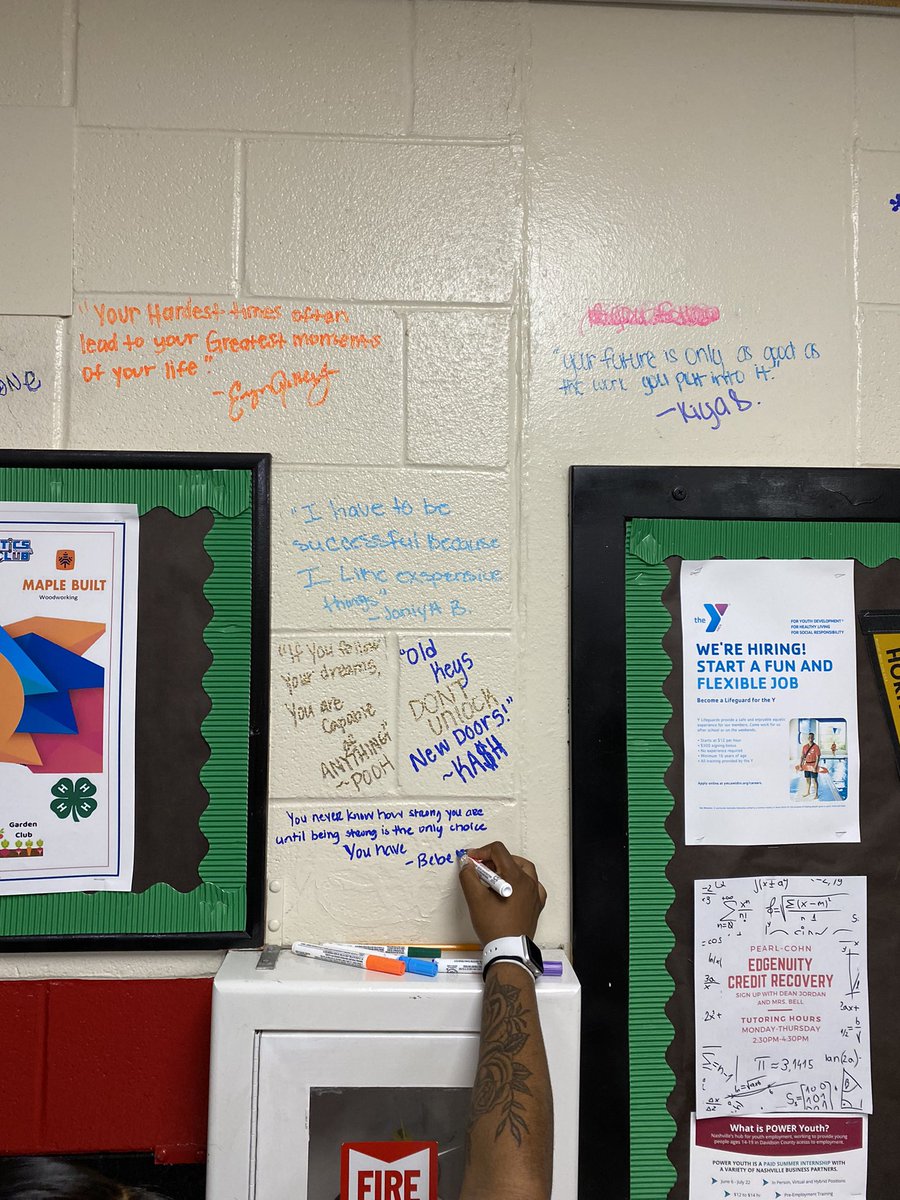 PearlCohnHS's tweet photo. Today our seniors left a few #WordsOfWisdom for all who enter our hallways!! This was a thoughtful way to pour into all of our rising students! @MiriamHarring14 #WeArePearlCohn #ExcellenceLivesHere #SeniorWeek #ForeverAFirebird #PCGivesBack https://t.co/BLlzqVcREr
