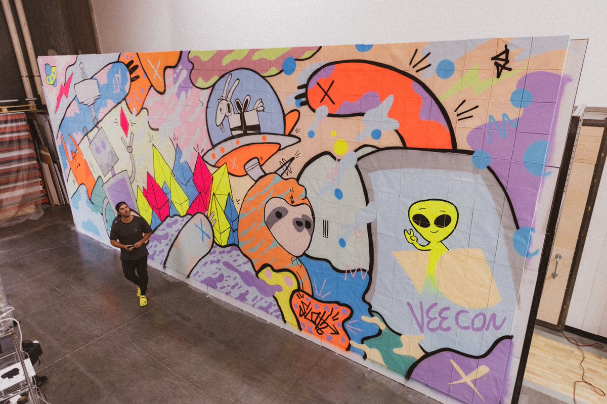 Timmyham's tweet photo. And that’s a wrap fam…
The the gift goat @veefriends @veecon mural is complete 💪🏼 Finished in 3 days 😅 can’t wait for you to see this thing @garyvee it’s MASSIVE https://t.co/9jSJx2l8h7