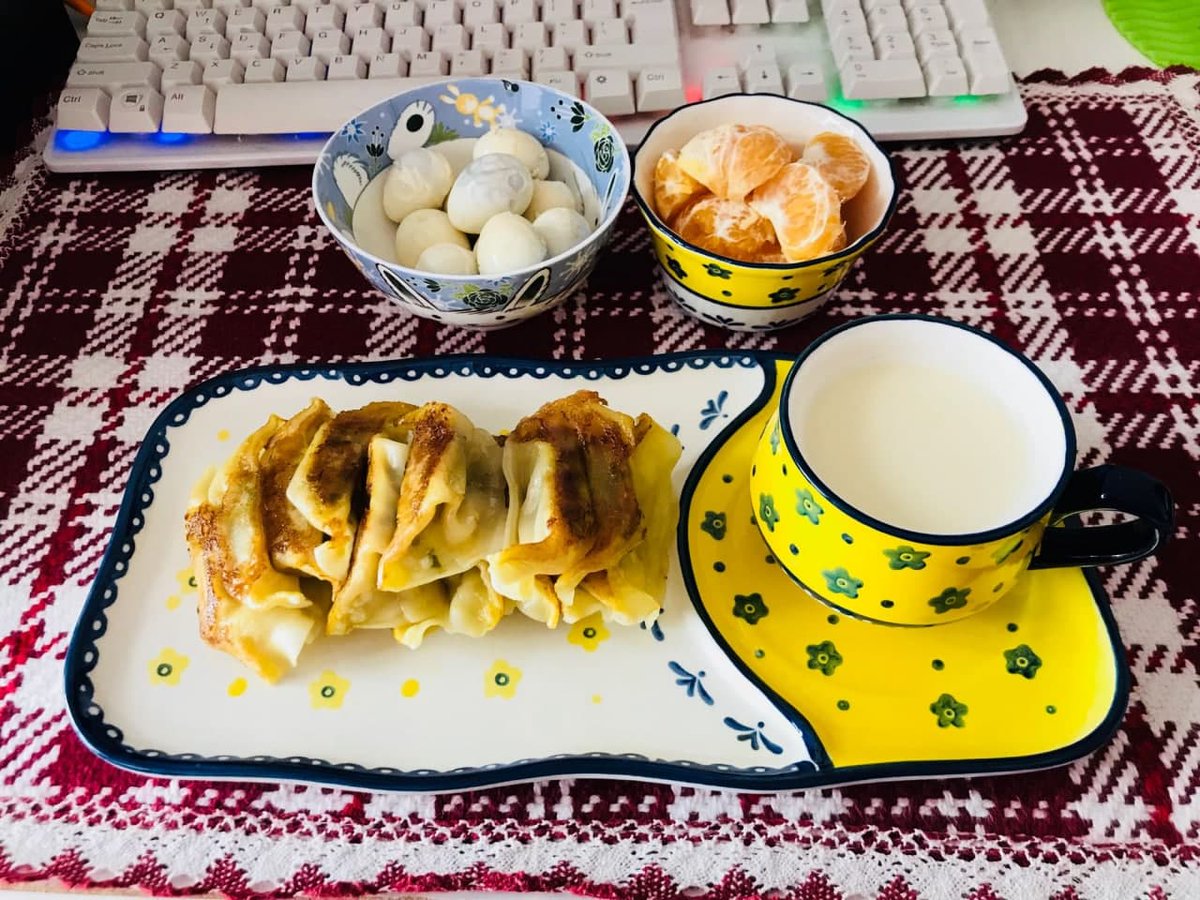 Love life, remember to be happy, life is like a bouquet of flowers, watch carefully to see her beauty!