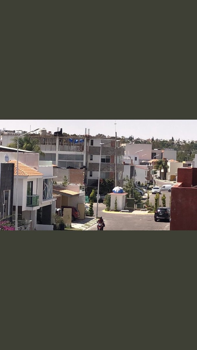 cellycarrsulv's tweet photo. @GabyRios02198 @Alejandroley74 @InfraGobPue @PueblaAyto @eduardorivera01 @JCarlos_Valerio dice trabajar con @carlosmartinh en su noticiario y tiene influencias @gabrielagarmuz por eso puede construir en lomas Del Valle hasta 4 pisos vive en valle alto 346 #CORRUPCION https://t.co/BORrgDDw2f