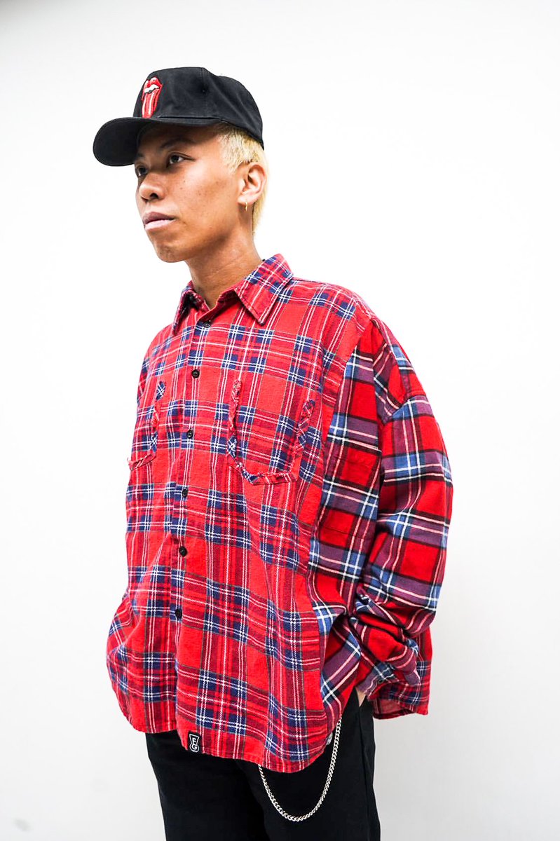 Frigg_Re's tweet photo. Docking shirtsは小さいサイズのシャツを組み合わせてオーバーサイズに再構築したアイテムです。 #friggre #youngdalu https://t.co/k5DGTIZ2cy