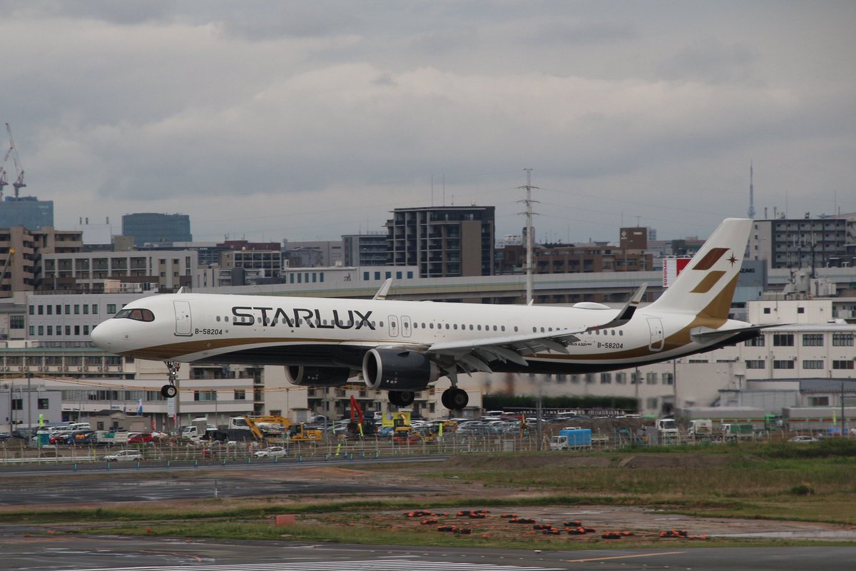 yuhi2014's tweet photo. 帰る前にSTARLUX捕獲✈ @FukuokaAirport https://t.co/QGEwqMKD2n