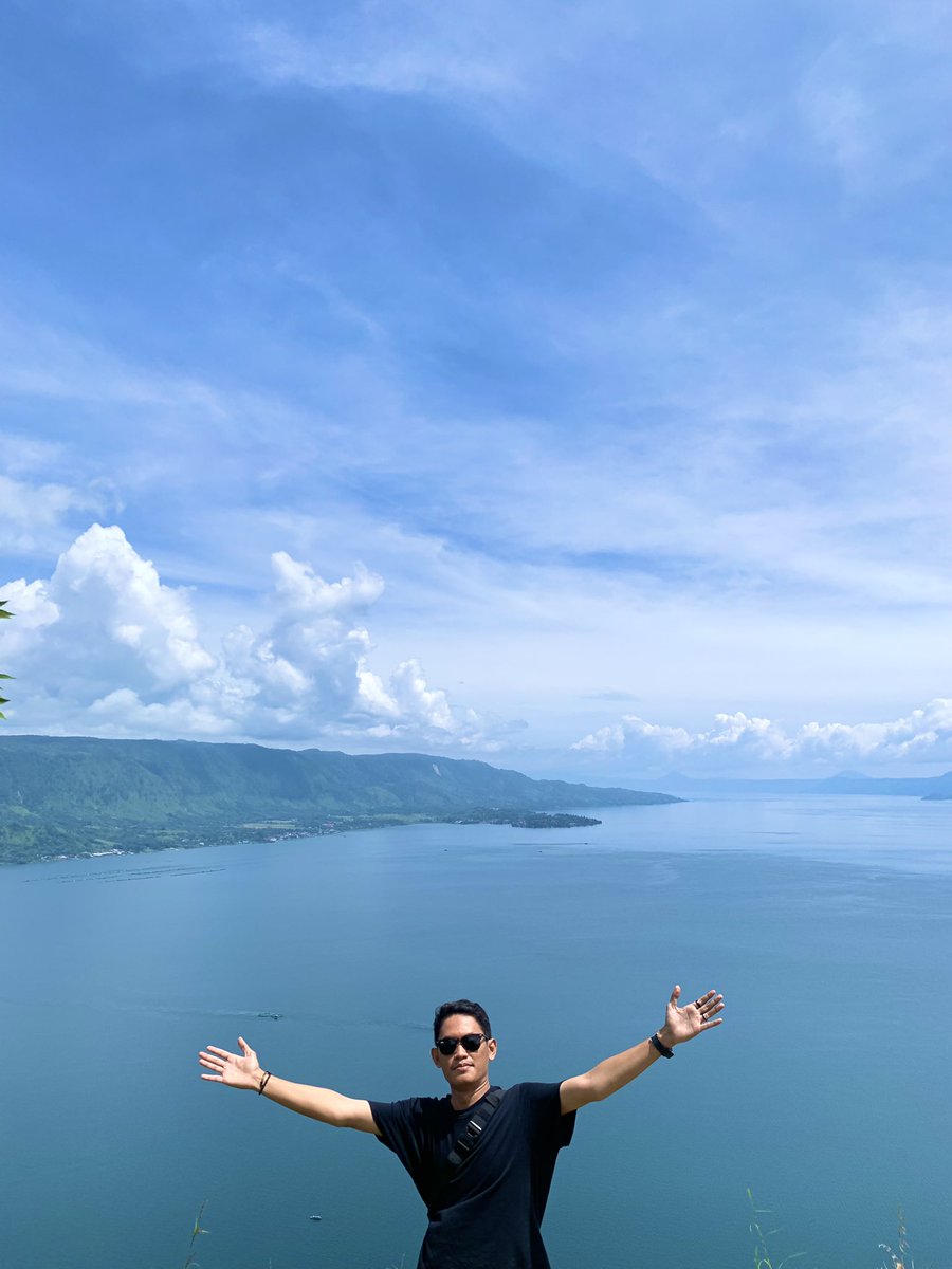 ademuggy's tweet photo. Hampir 11 tahun, baru ini bisa datang ke danau toba 🫠 https://t.co/gwemelASY1