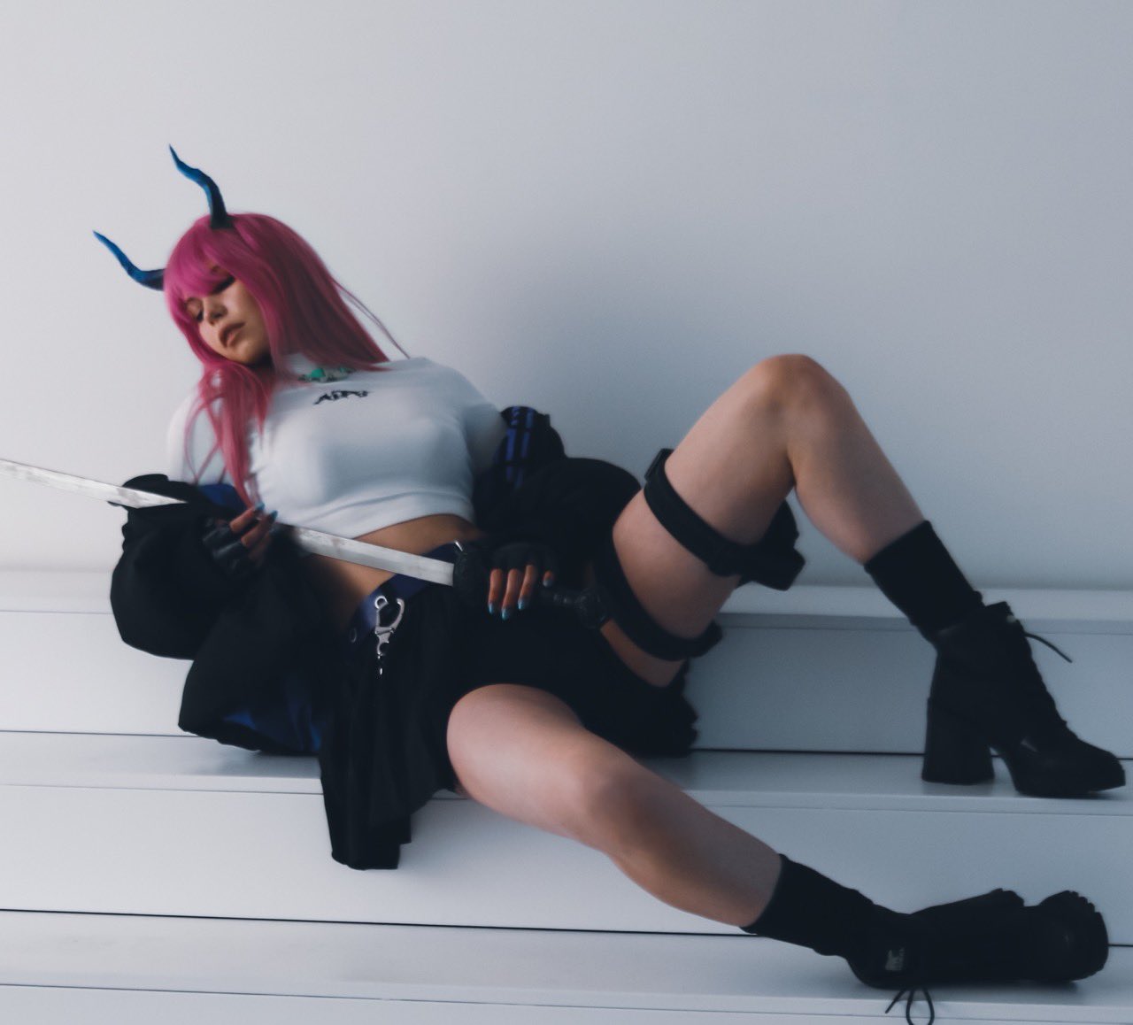 2 pic. Showing Cosplay love to fellow Streamer @RyuseiAiriVT created by the talented @GHARLIERA1 🖤 she’ll be live on 5/12, go show support! https://t.co/aYe8vUz8IU https://t.co/JLXXgGXTFq