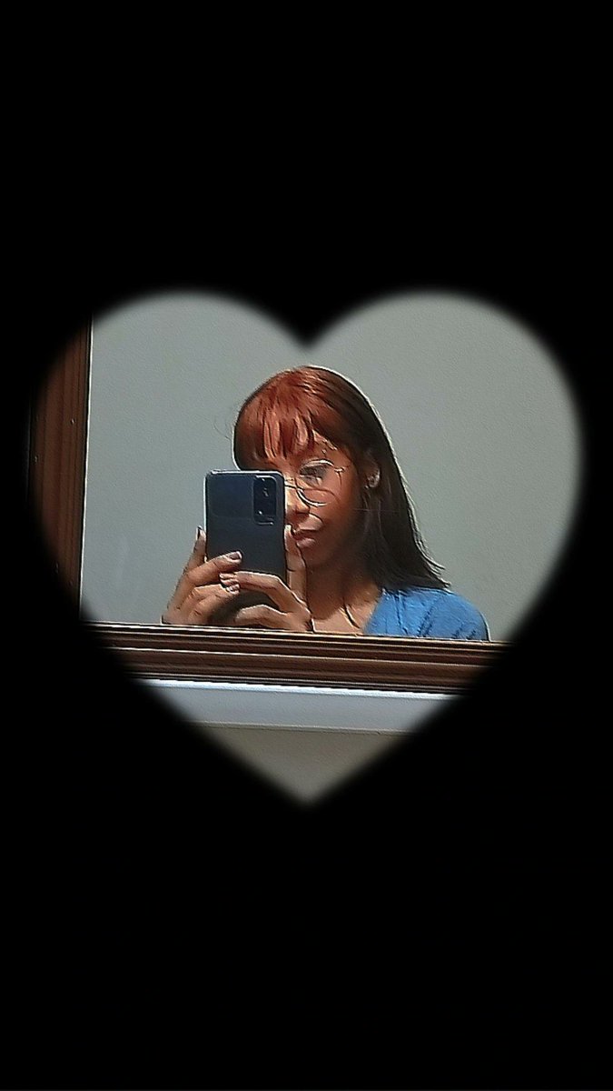 Angelina tweet media