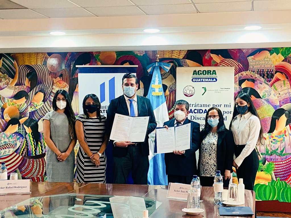 CatedAs's tweet photo. @CatedAs Firma de Convenio con MINTRAB y ASCATED para la promoción y apoyo de la inclusión laboral en diferentes espacios de trabajo  y felicitaciones por este logro en la coordinación. https://t.co/4Z11VFtwg2