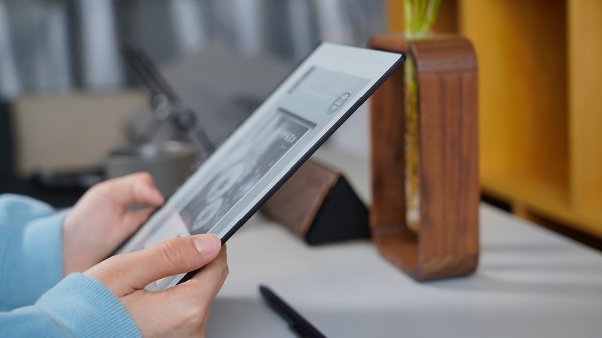 sinoprise's tweet photo. Chinese tech company #Hanvon Technology unveiled its latest electronic book on Tuesday, as demand from portable smart terminals continues to increase in the country. #ChineseEnterprises
https://t.co/0UyhTsjDyy https://t.co/YljavVGbBP