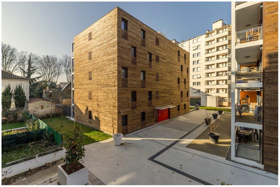 TMHabitat's tweet photo. #FiersDeNosRésidences
Le Parc de Saint Léon
Construite en 2015, elle est située dans quartier #Saintmichel à #Toulouse et offre 14 logements dédiés à l'#accessionsociale.
Son atout charme? Son bardage tout bois!
Architecte : @LCRarchitecte
#hlm #logementcollectif #mieuxvivre https://t.co/vyWuPaBdYg